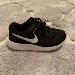 Boy Nike shoes 11c